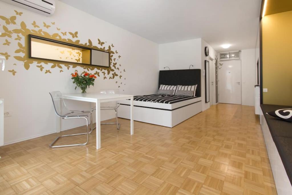 Gorgeous Central Flat With Garage Ljubljana Exterior photo